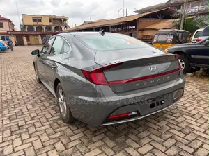 Hyundai Sonata SE 2022 Gray