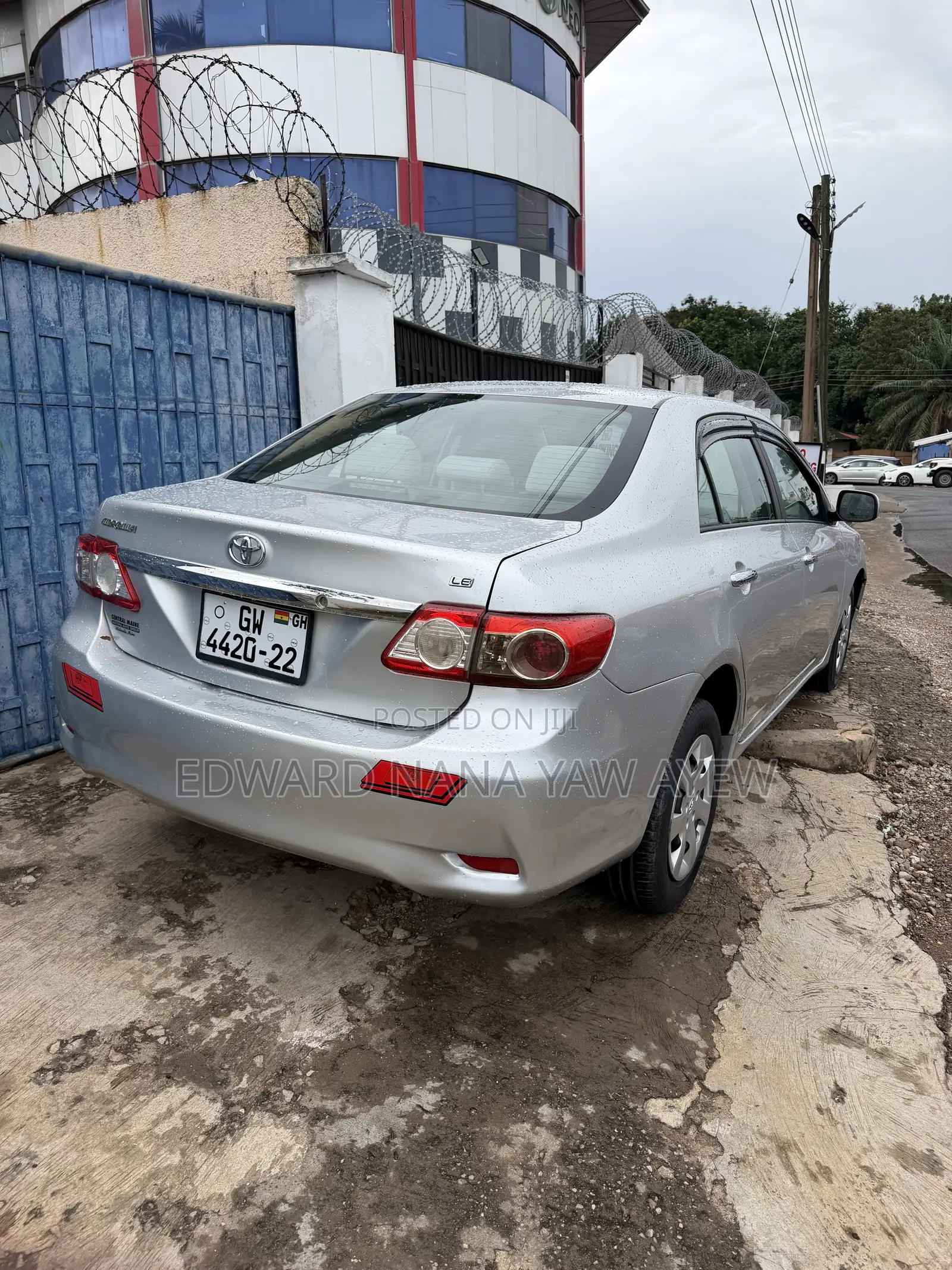 Toyota Corolla LE 4dr Sedan (1.8L 4cyl 4A) 2013 Silver