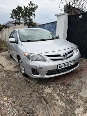 Toyota Corolla LE 4dr Sedan (1.8L 4cyl 4A) 2013 Silver