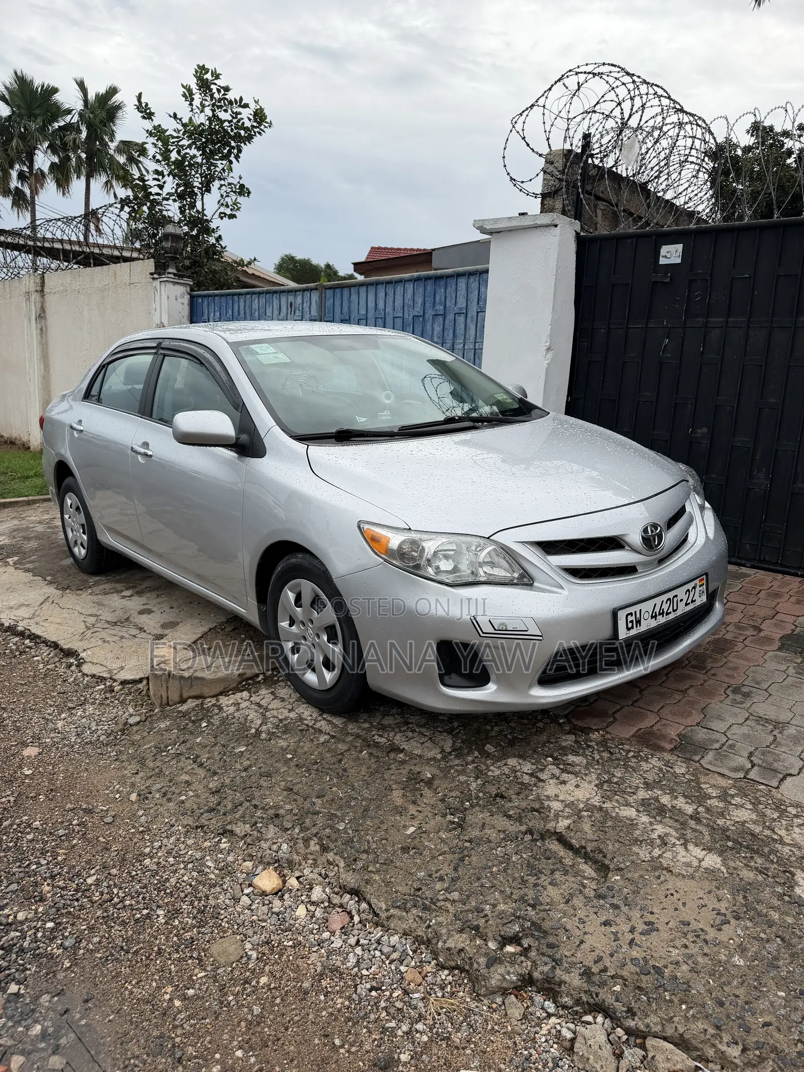 Toyota Corolla LE 4dr Sedan (1.8L 4cyl 4A) 2013 Silver