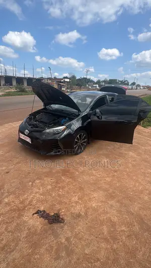 Toyota Corolla SE (1.8L 4cyl 2A) 2019 Black