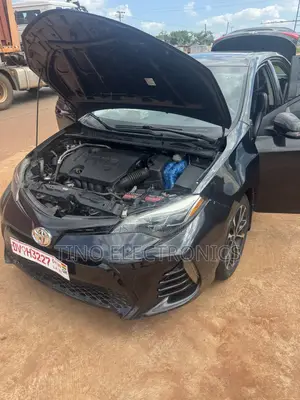 Toyota Corolla SE (1.8L 4cyl 2A) 2019 Black