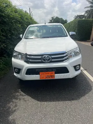 Toyota Hilux Revo Double Cab Petrol 2.7 AWD 2022 White