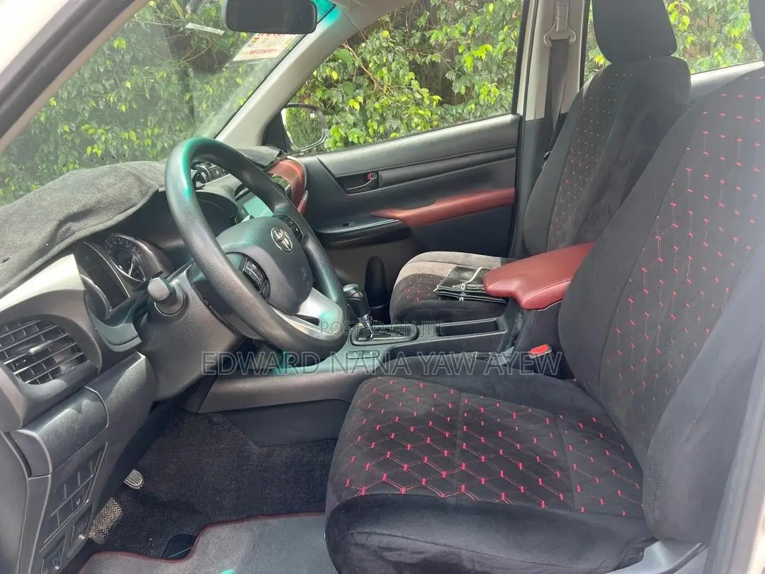 Toyota Hilux Revo Double Cab Petrol 2.7 AWD 2022 White