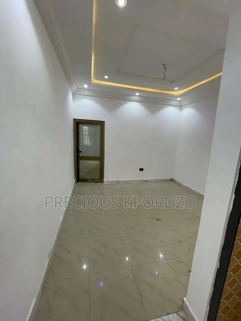 1bdrm Room & Parlour in Lakeside Estate for rent