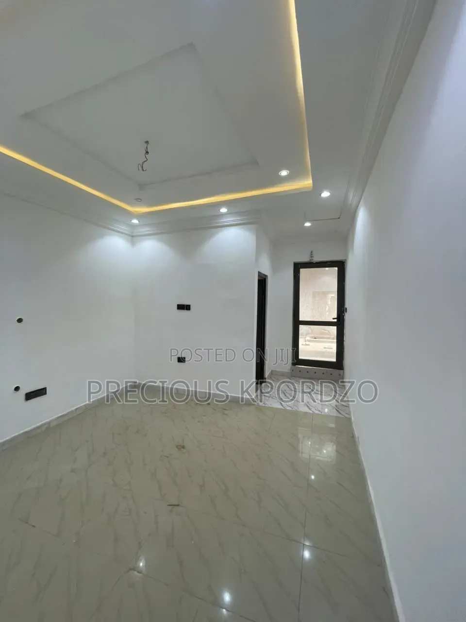 1bdrm Room & Parlour in Lakeside Estate for rent