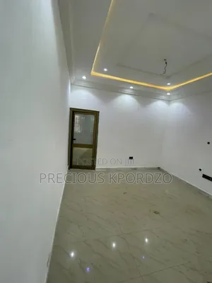 1bdrm Room & Parlour in Lakeside Estate for rent