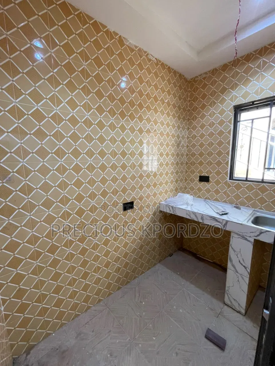 1bdrm Room & Parlour in Lakeside Estate for rent
