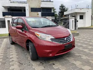 Nissan Versa 1.6 S 2016 Red