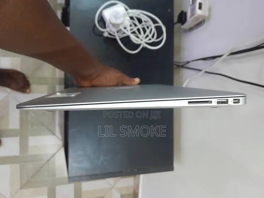 Laptop 4GB Intel Core i5 SSD 128GB
