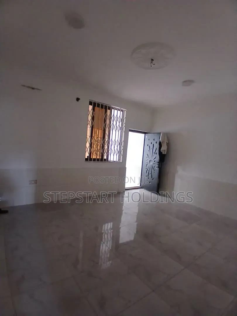 1bdrm Apartment in Botwe, Little Roses Area for rent