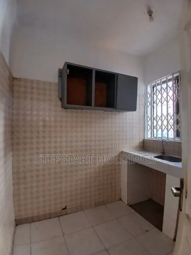 1bdrm Apartment in Botwe, Little Roses Area for rent