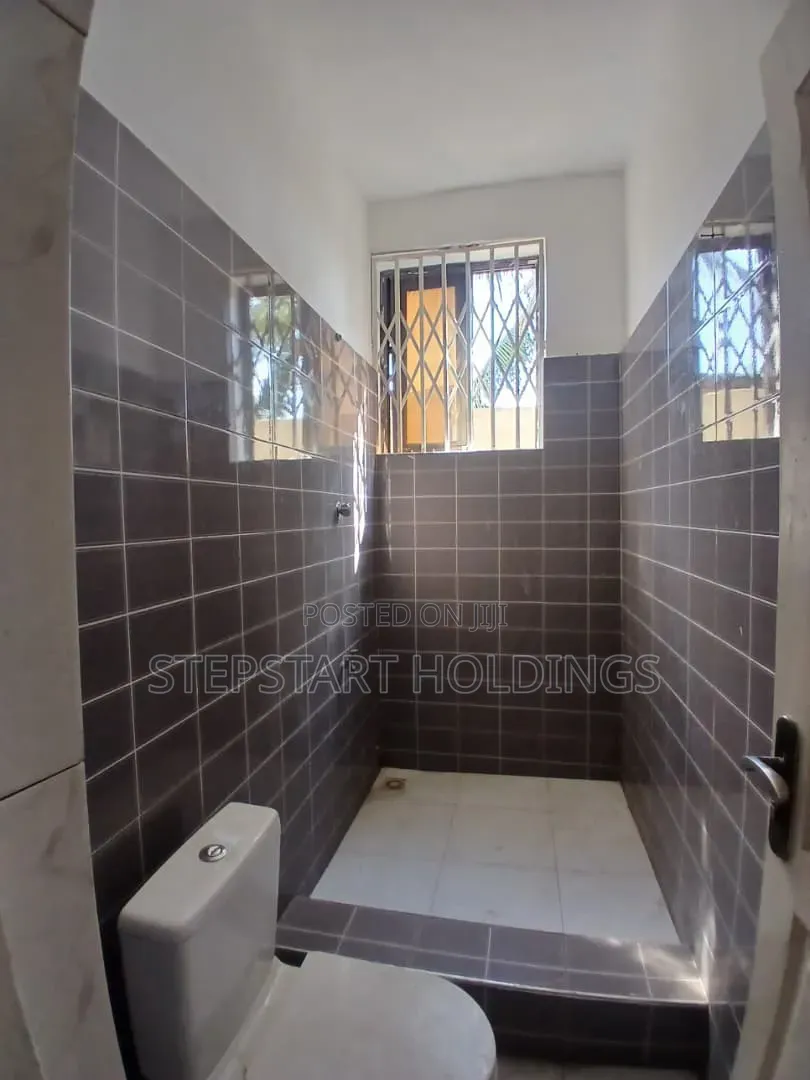 1bdrm Apartment in Botwe, Little Roses Area for rent