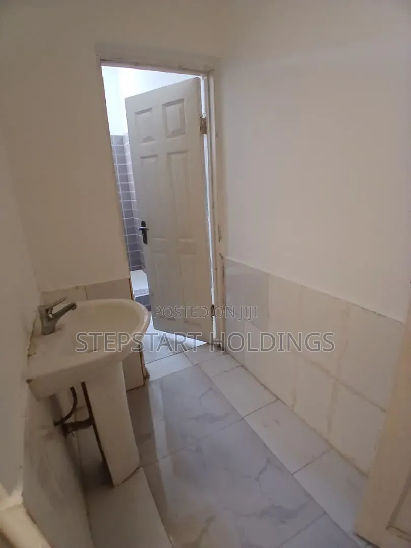 1bdrm Apartment in Botwe, Little Roses Area for rent