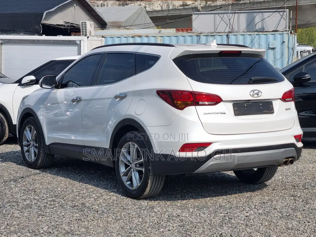 Hyundai Santa Fe 2016 White