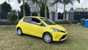 Toyota Vitz 1.5 FWD 5dr 2015 Yellow