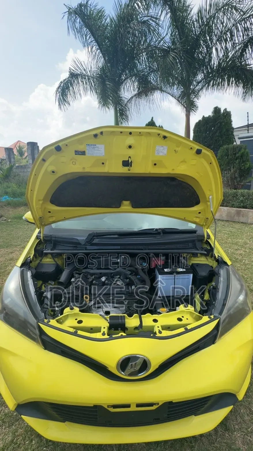 Toyota Vitz 1.5 FWD 5dr 2015 Yellow