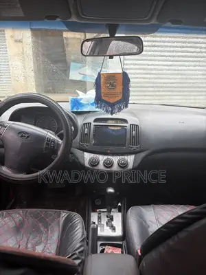 Hyundai Elantra 2010 White
