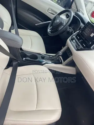 Toyota Corolla Cross 2.0 Petrol AWD 2022 Red
