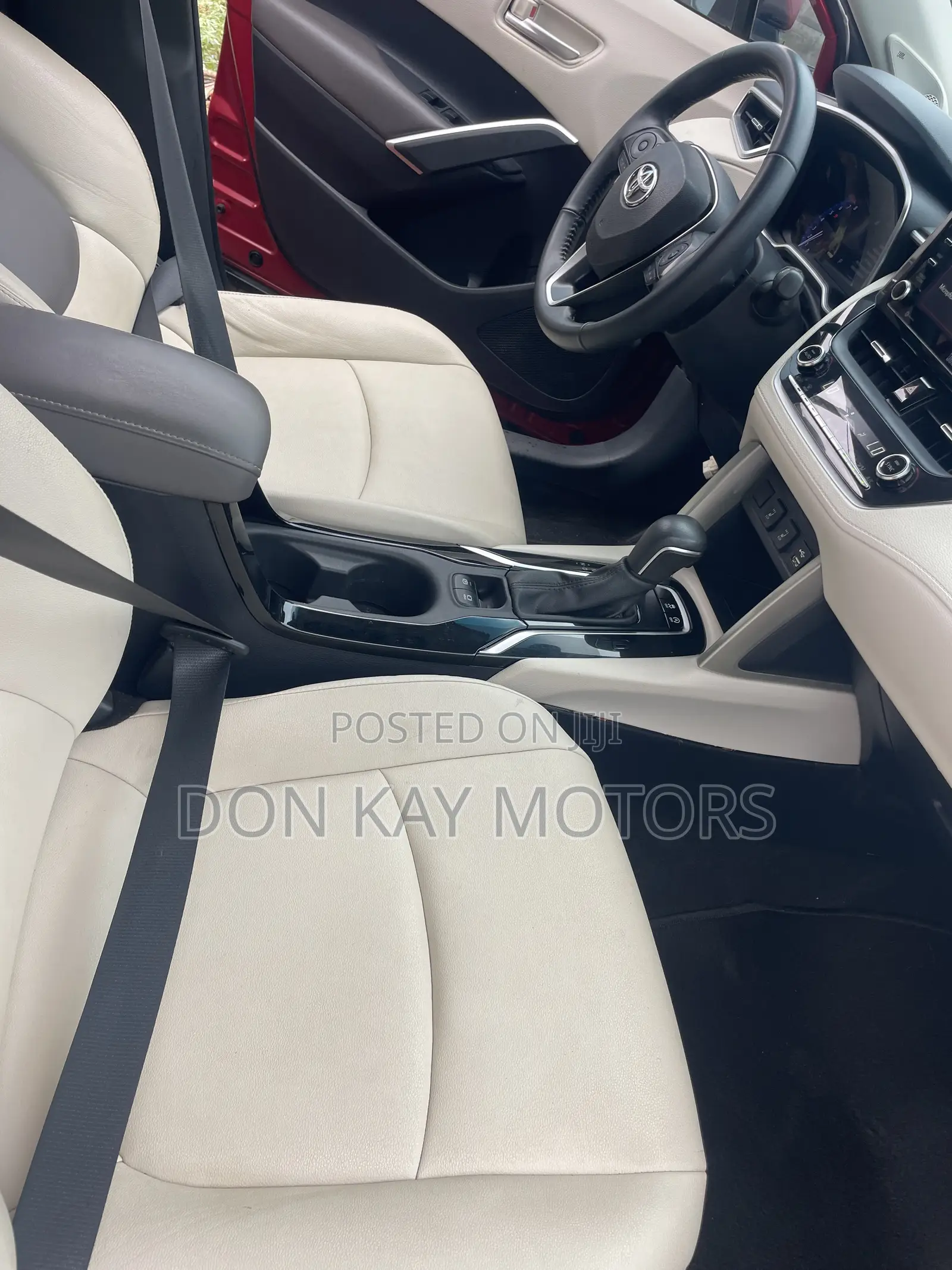 Toyota Corolla Cross 2.0 Petrol AWD 2022 Red