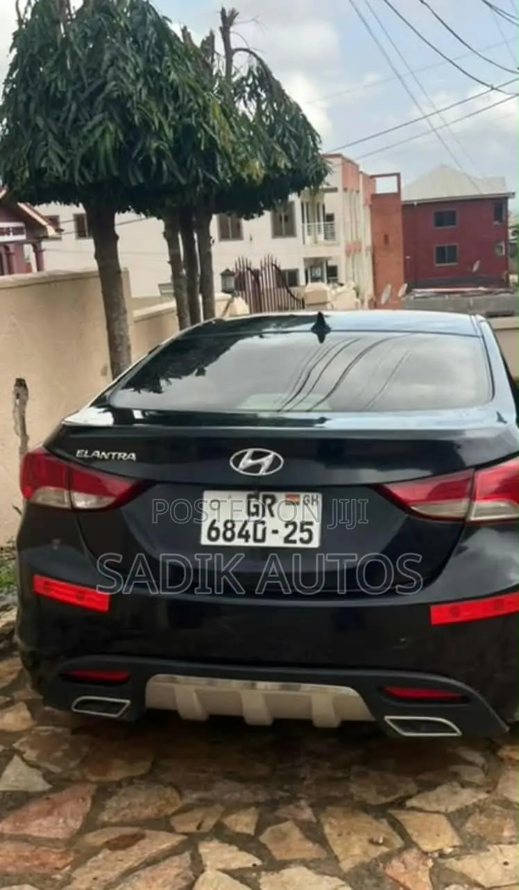 Hyundai Elantra Limited Sedan FWD (1.8L 4cyl 6A) 2013 Black