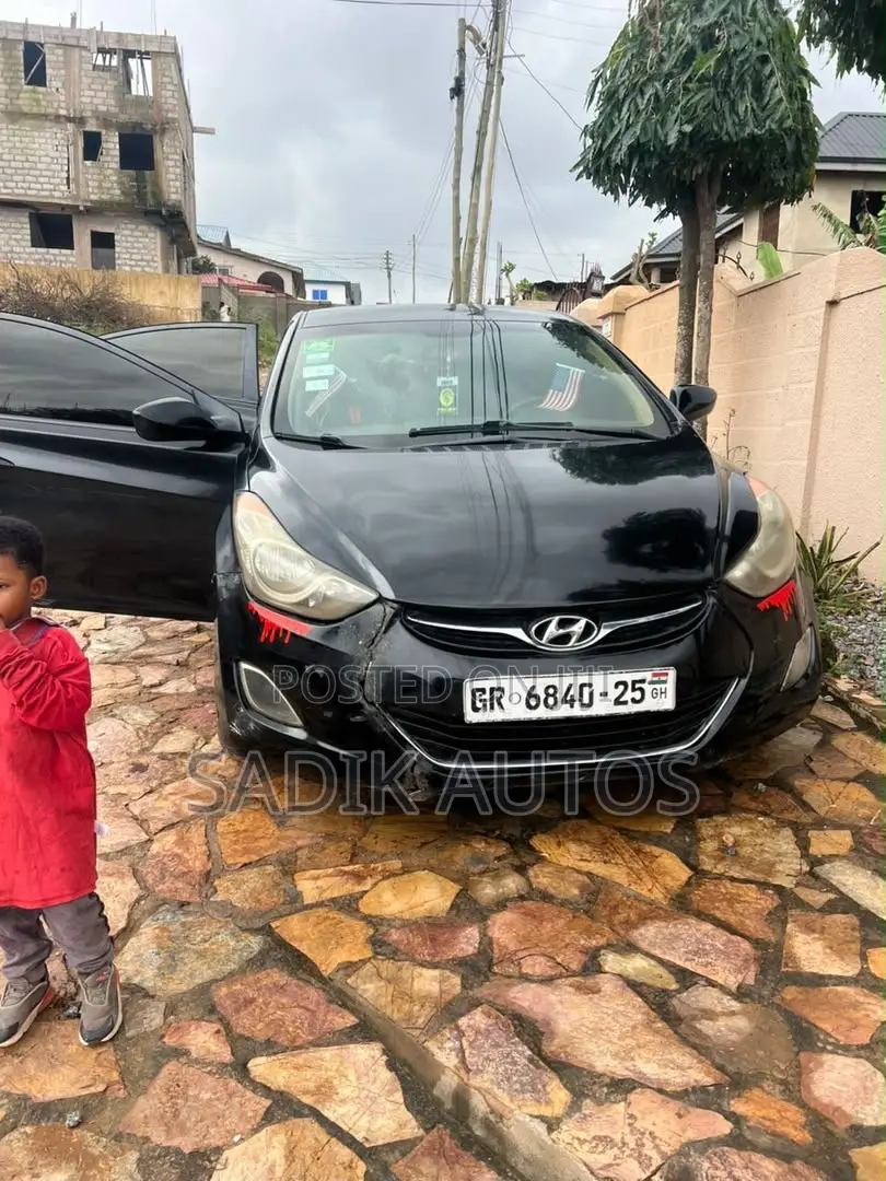 Hyundai Elantra Limited Sedan FWD (1.8L 4cyl 6A) 2013 Black