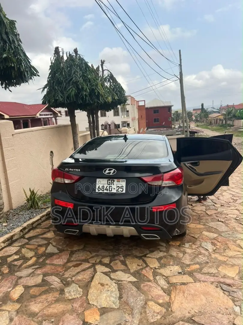 Hyundai Elantra Limited Sedan FWD (1.8L 4cyl 6A) 2013 Black