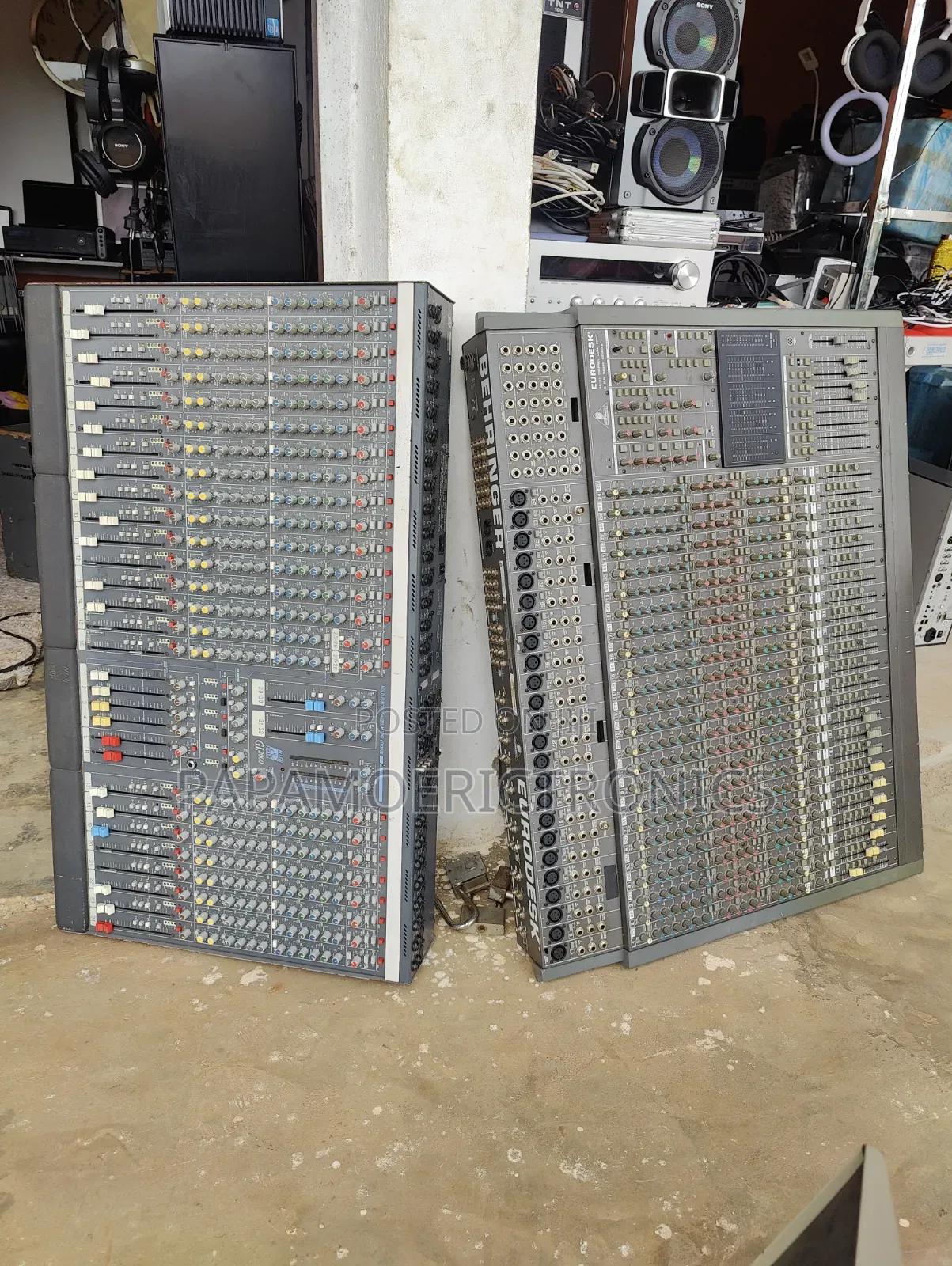 Behringer - MX8000 - Eurodesk - 48/24 Channel Mixer
