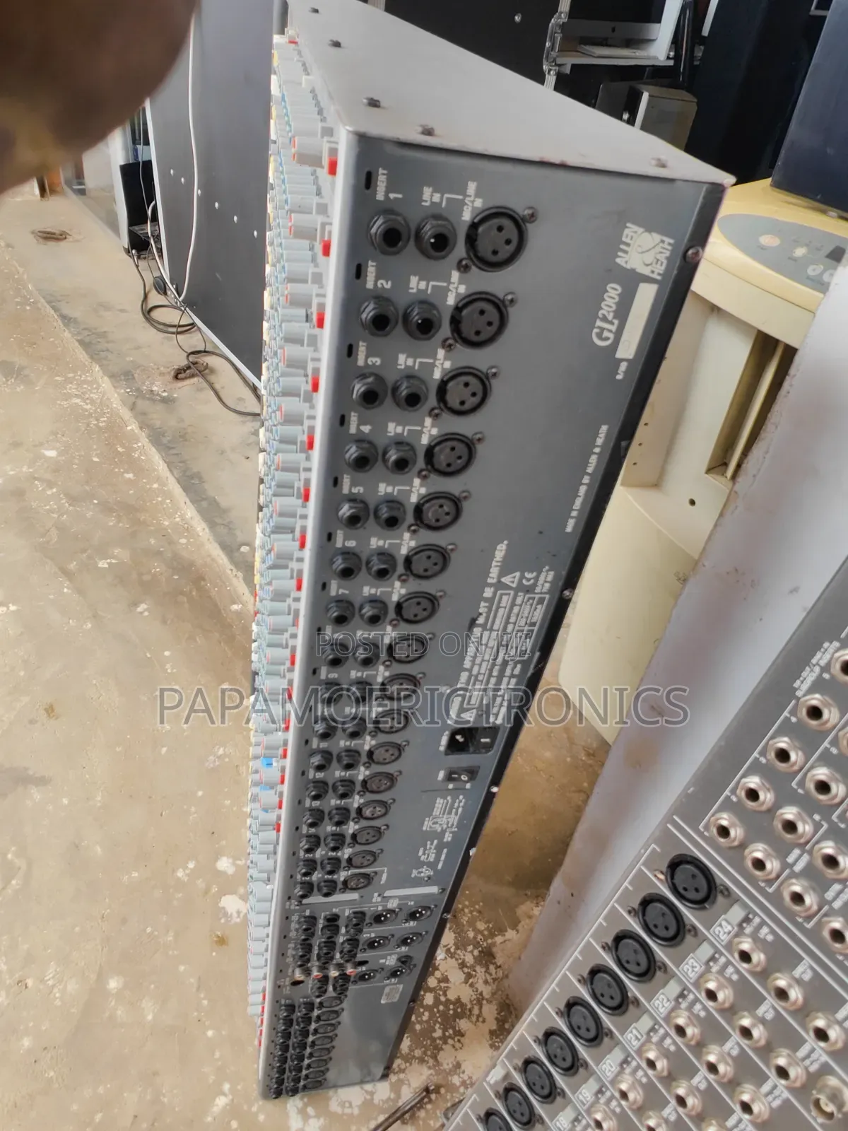 Behringer - MX8000 - Eurodesk - 48/24 Channel Mixer
