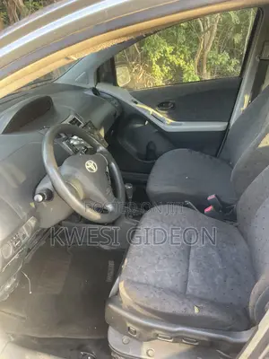 Toyota Vitz 2010