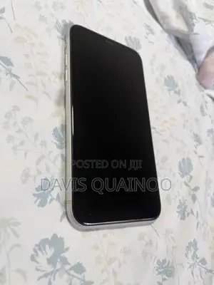 Apple iPhone XR 64 GB White