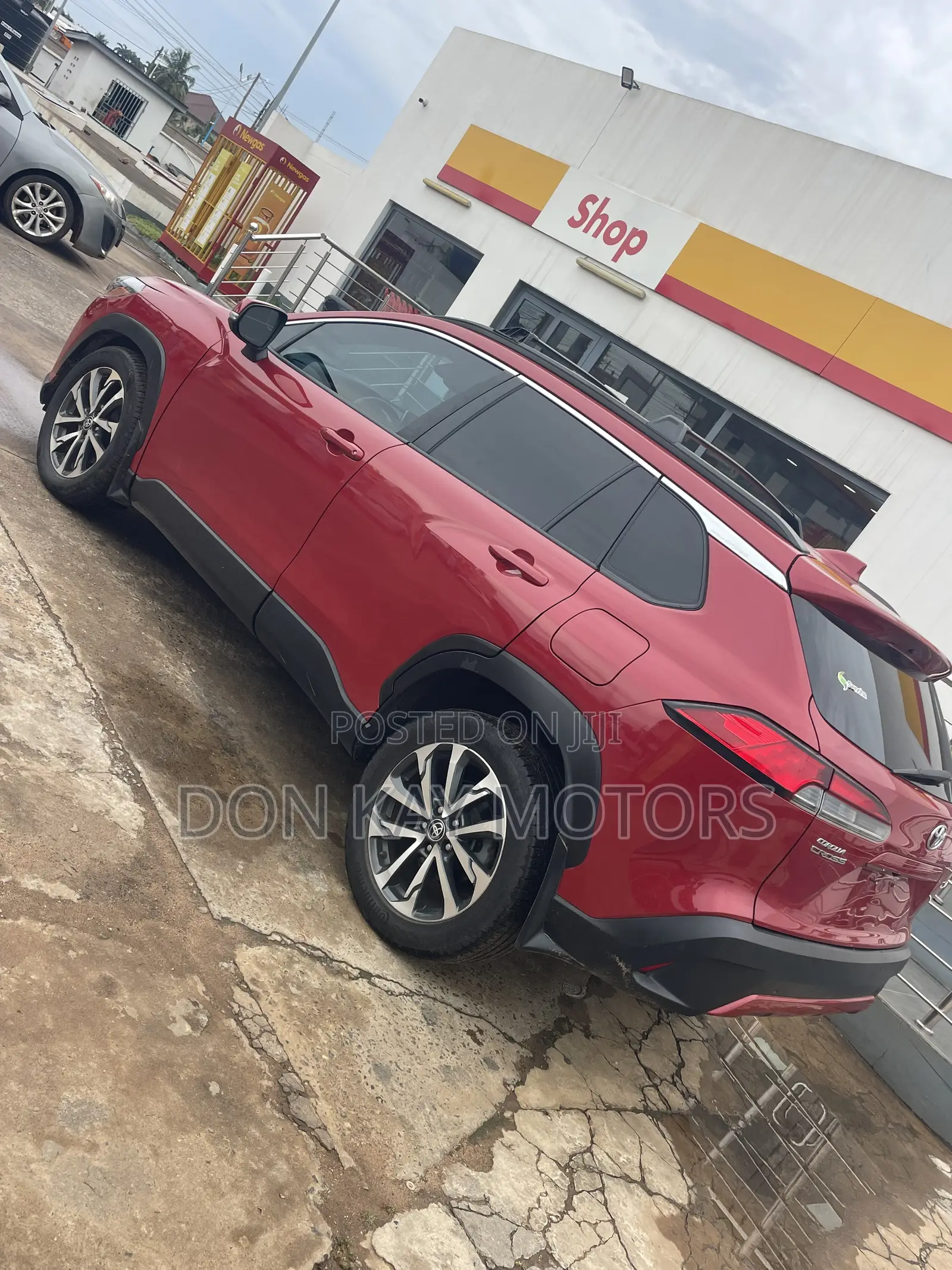 Toyota Corolla Cross 2.0 Petrol AWD 2022 Red
