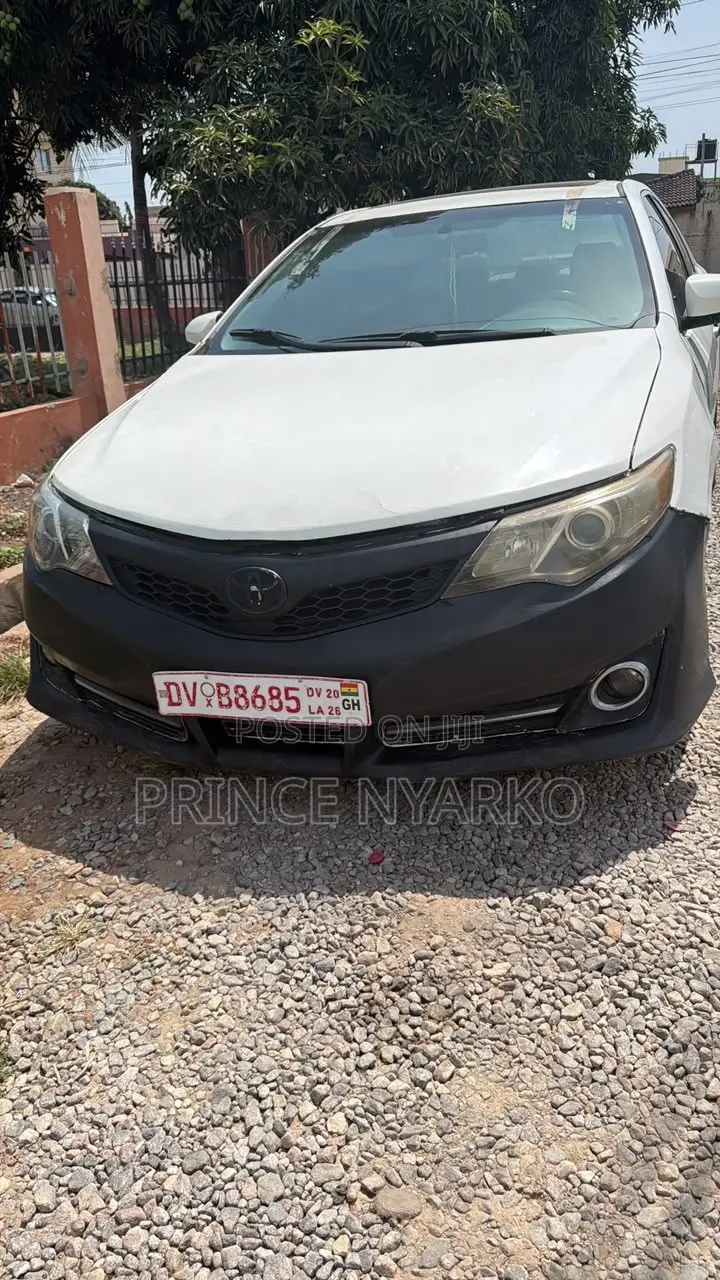Toyota Camry SE 4dr Sedan (2.5L 4cyl 6A) 2014 White
