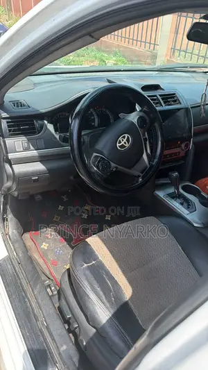 Toyota Camry SE 4dr Sedan (2.5L 4cyl 6A) 2014 White