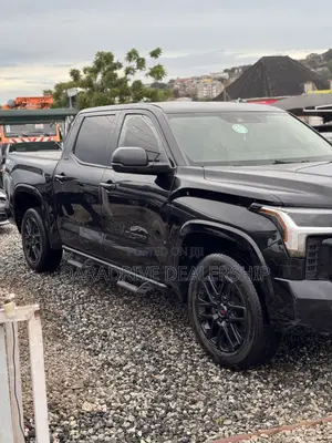 Toyota Tundra 2022 Black