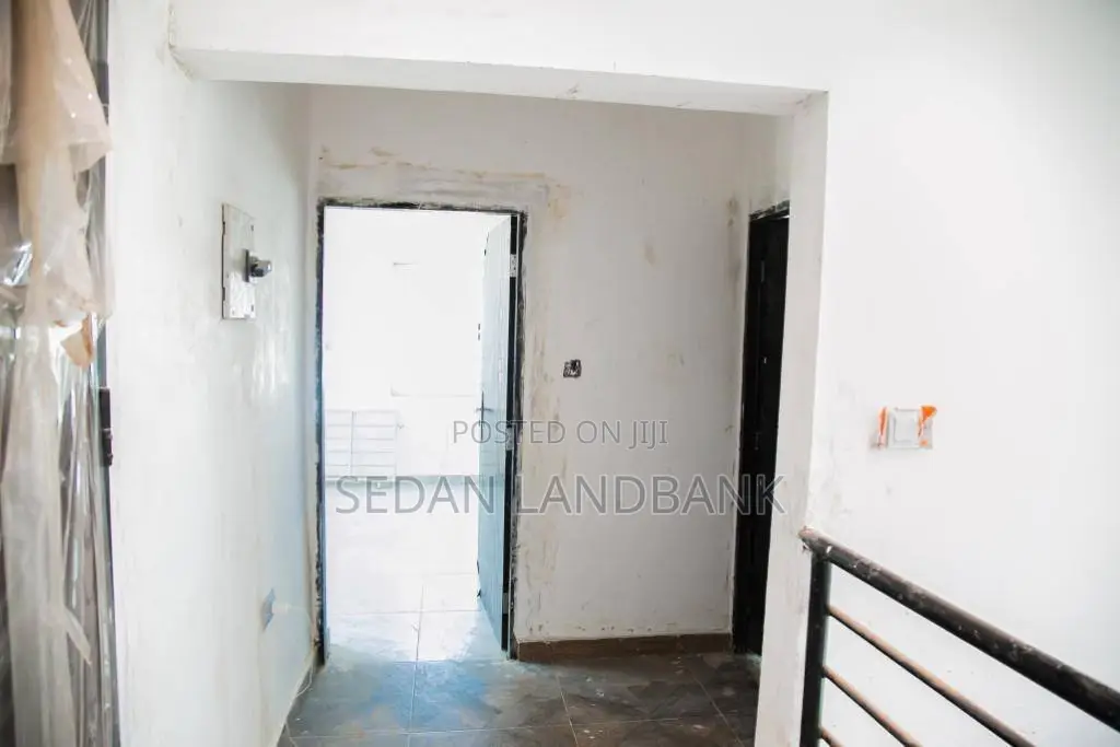 2bdrm Apartment in Soma Court, Old Barrier for sale