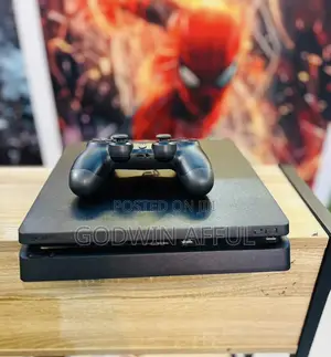 PlayStation Silm 4 1TB 20 Games on It