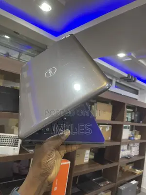 Laptop Dell Latitude 3380 4GB Intel Core i3 HDD 320GB