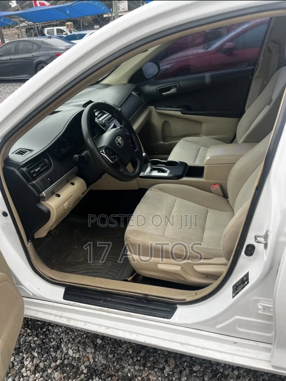Toyota Camry LE 4dr Sedan (2.5L 4cyl 6A) 2013 White
