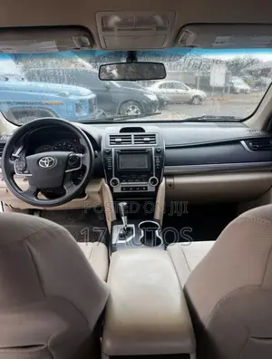 Toyota Camry LE 4dr Sedan (2.5L 4cyl 6A) 2013 White