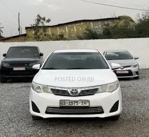 Toyota Camry LE 4dr Sedan (2.5L 4cyl 6A) 2013 White