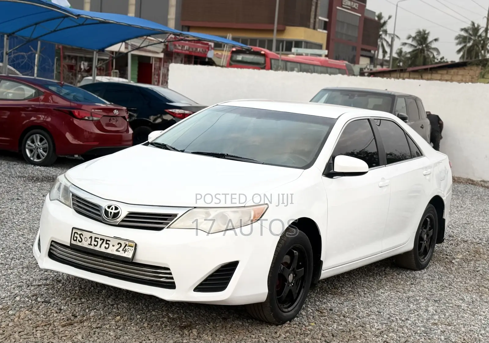 Toyota Camry LE 4dr Sedan (2.5L 4cyl 6A) 2013 White