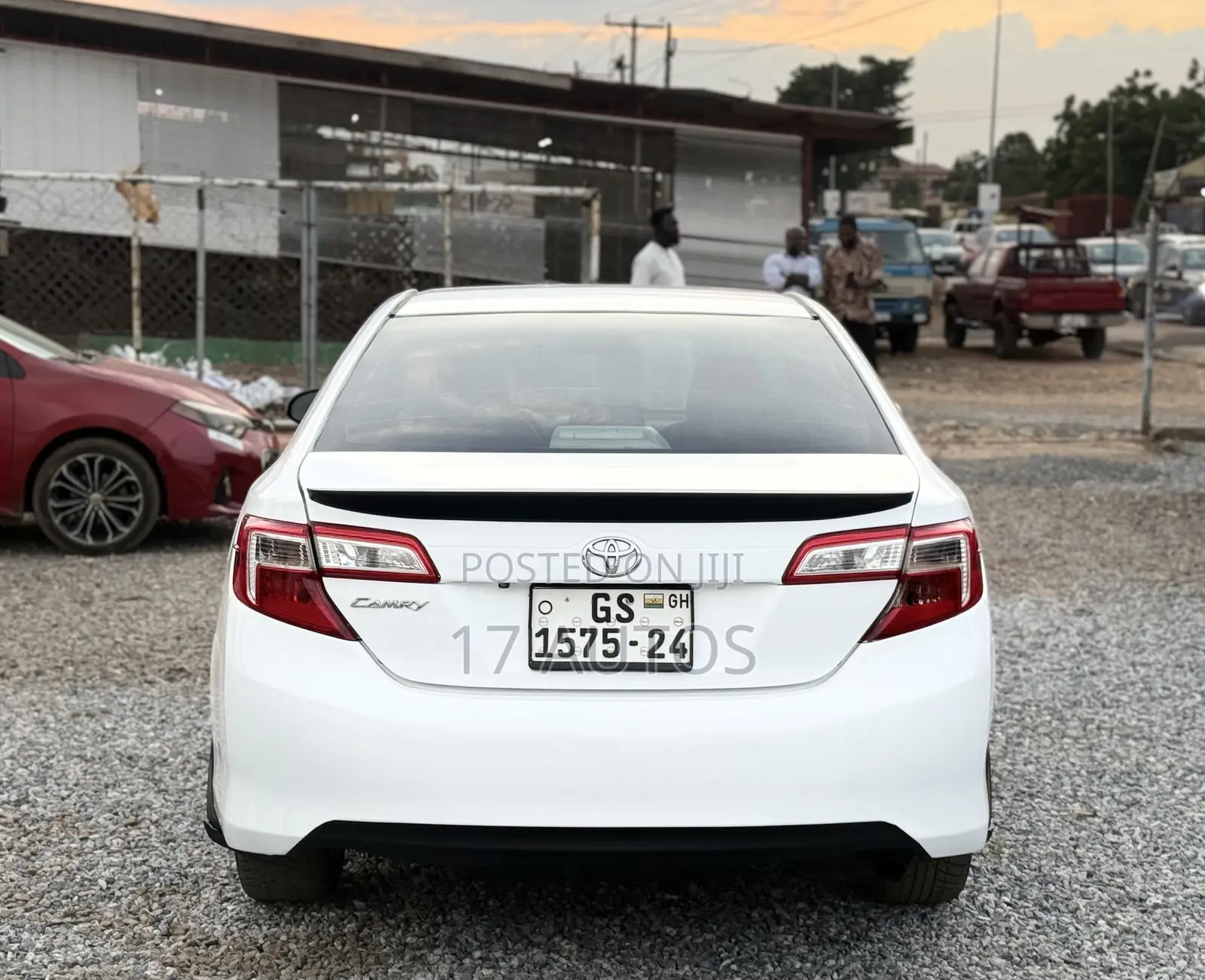 Toyota Camry LE 4dr Sedan (2.5L 4cyl 6A) 2013 White