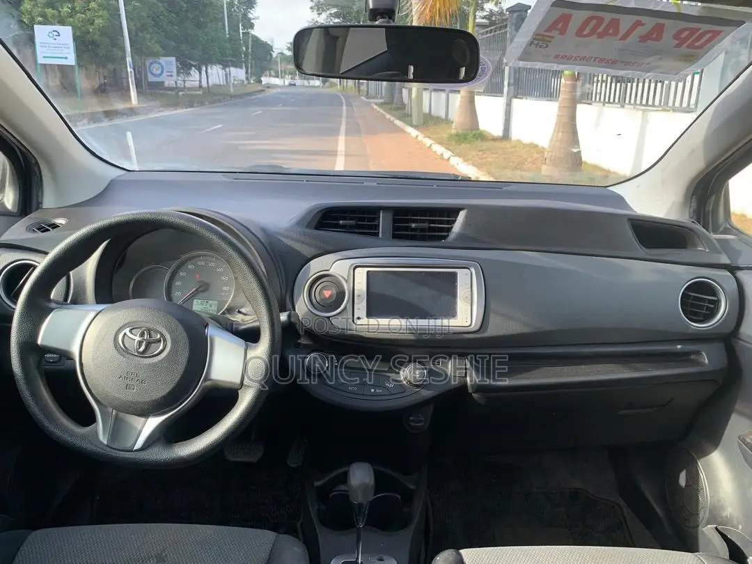 Toyota Vitz 2012 Ivory
