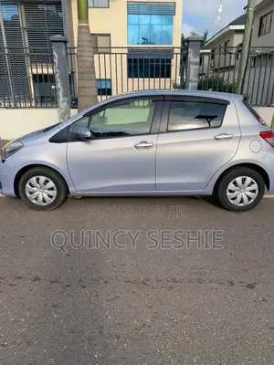 Toyota Vitz 2012 Ivory