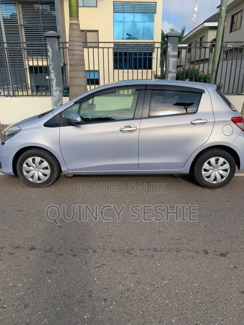 Toyota Vitz 2012 Ivory