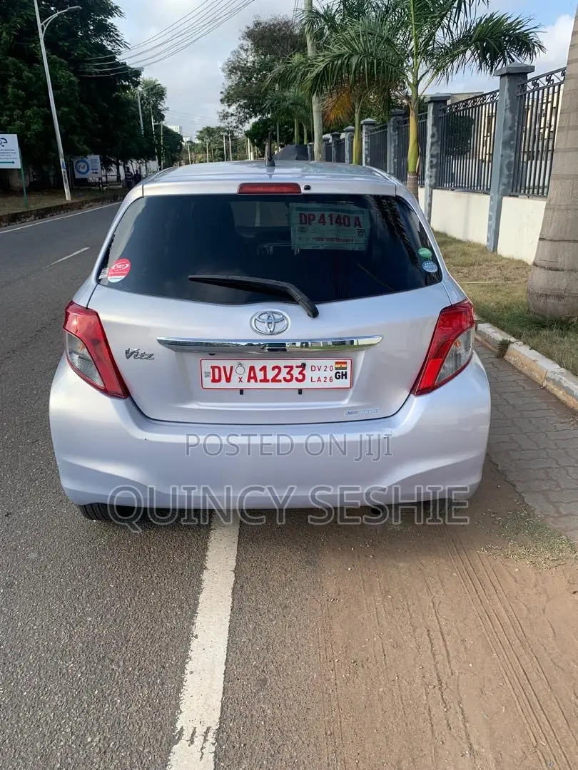 Toyota Vitz 2012 Ivory