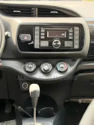 Toyota Vitz 1.0 FWD 3dr 2015 White