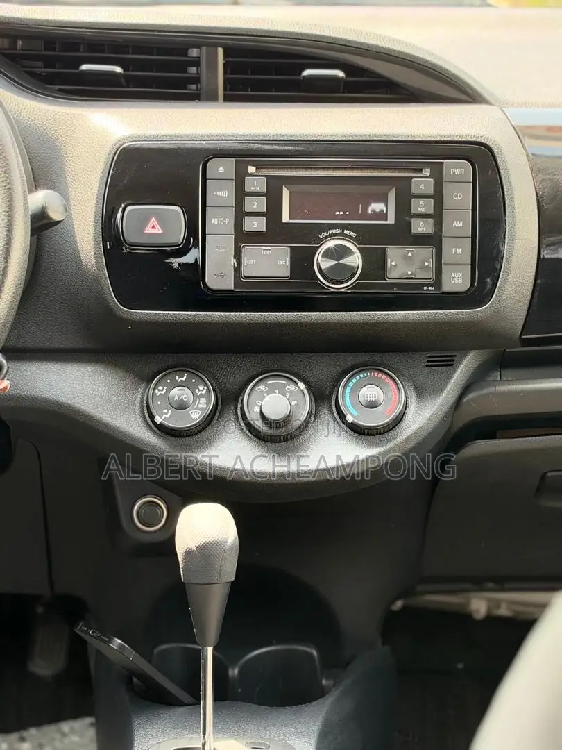 Toyota Vitz 1.0 FWD 3dr 2015 White