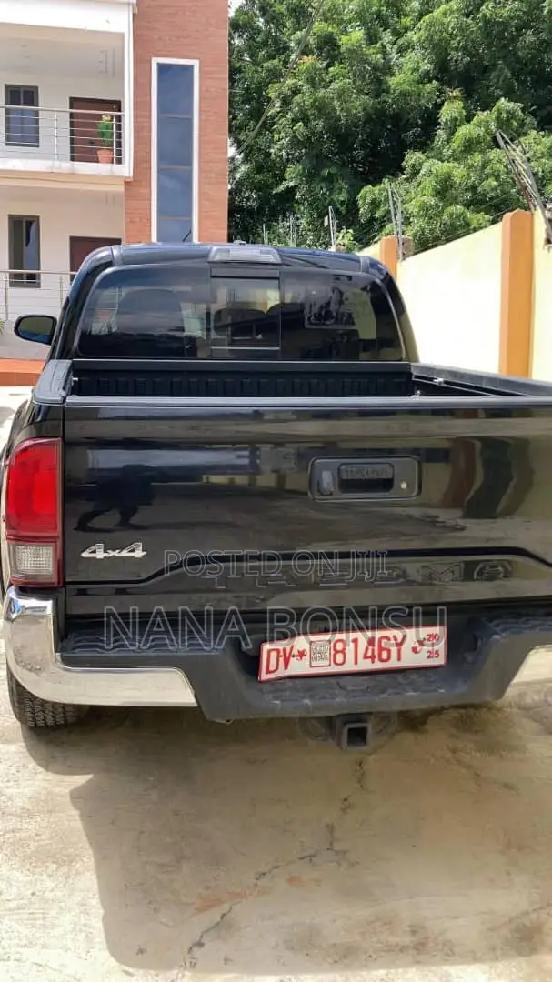 Toyota Tacoma 2022 Black